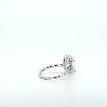 Strieborný prsteň Victoria – oválny moissanit 8 ct